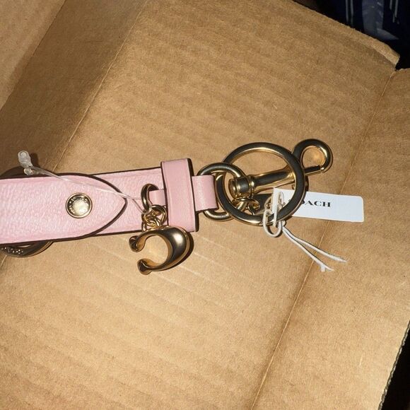 COACH CZ088 Trigger Snap Bag Charm Powder Pink Key Chain FOB - Picture 6 of 7